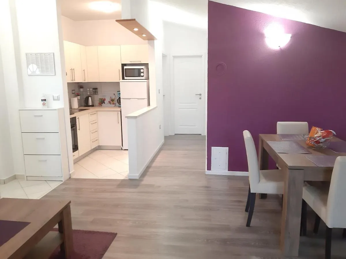 Apartments Dora Πόρετς 0*,  Κροατία