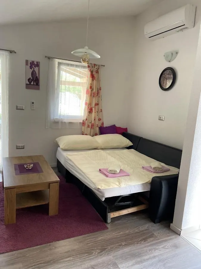 Apartments Dora Πόρετς Κροατία