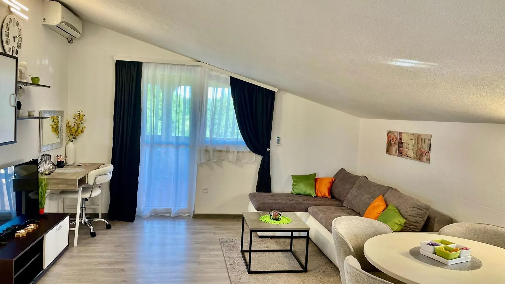 Apartments Dora Πόρετς