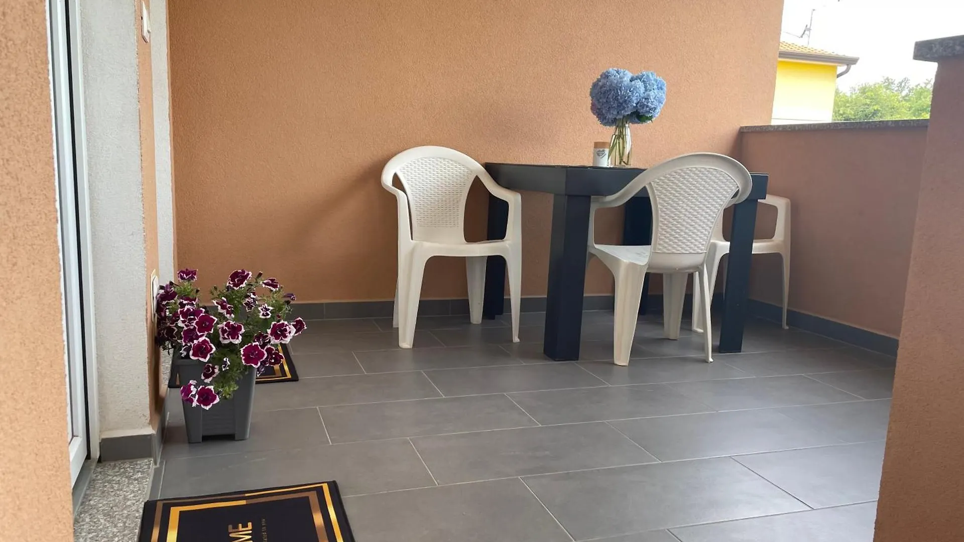 Apartments Dora Πόρετς