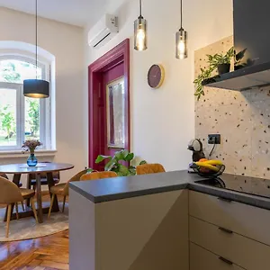 https://polai-park-apartments.pula-hotels.org